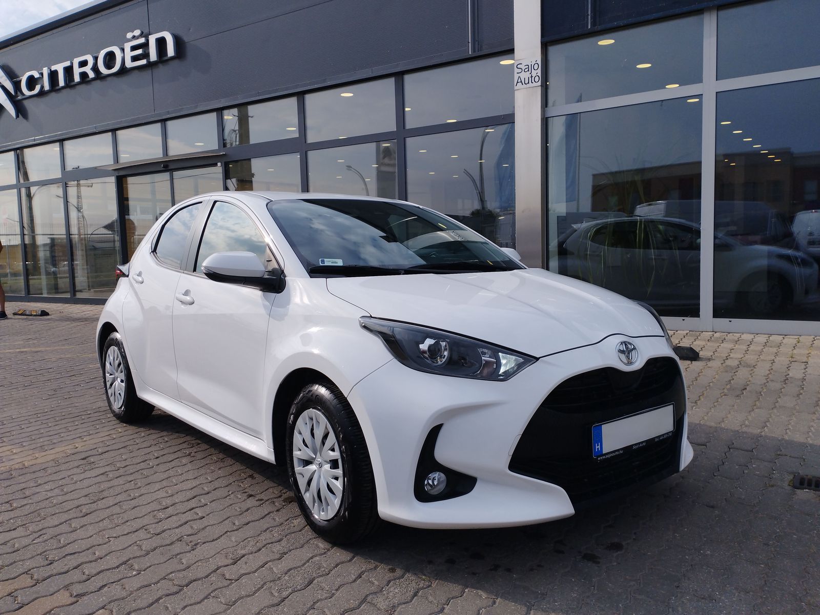 Toyota Yaris 1