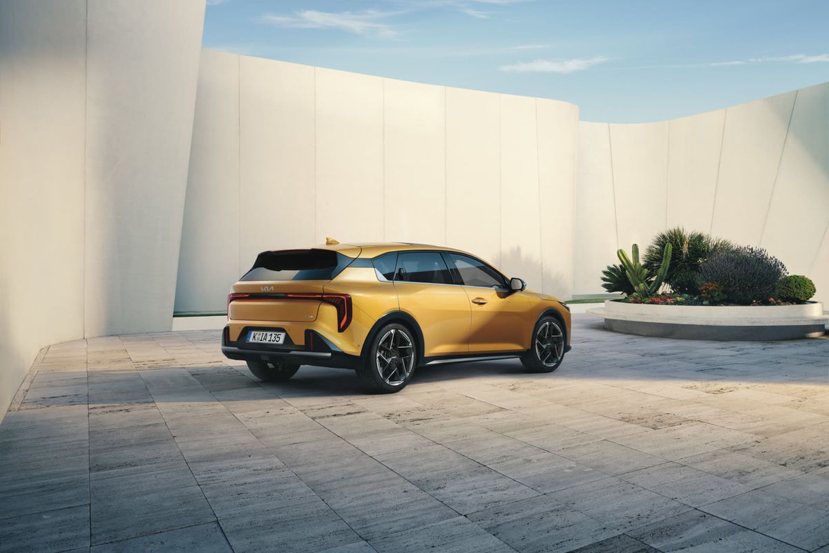 Kia K4